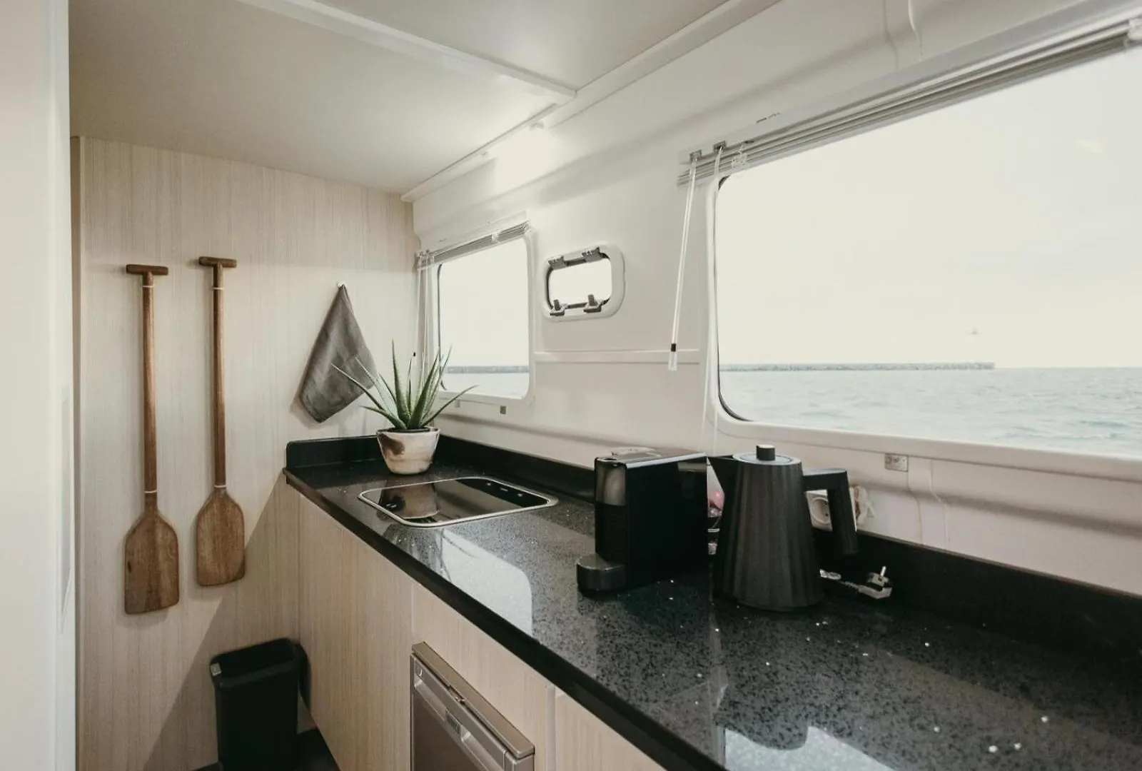Waterfront Houseboat Otel Cape Town