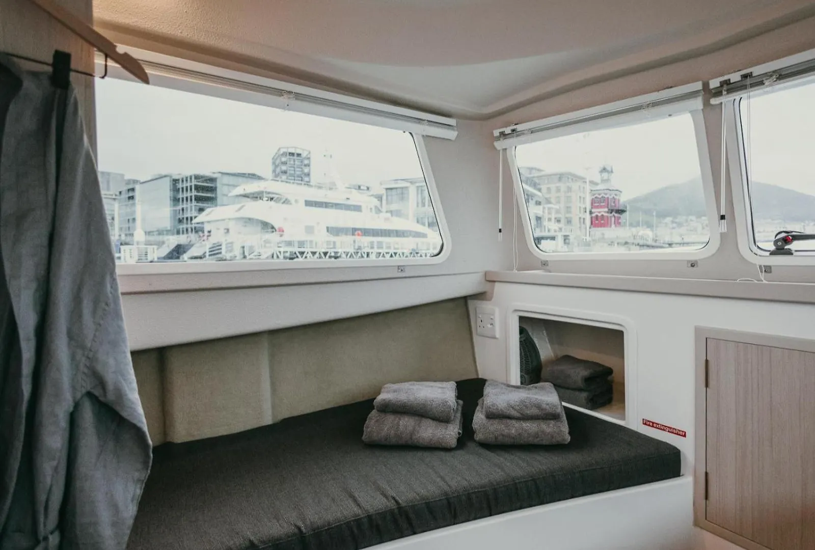 Waterfront Houseboat Otel Cape Town Güney Afrika