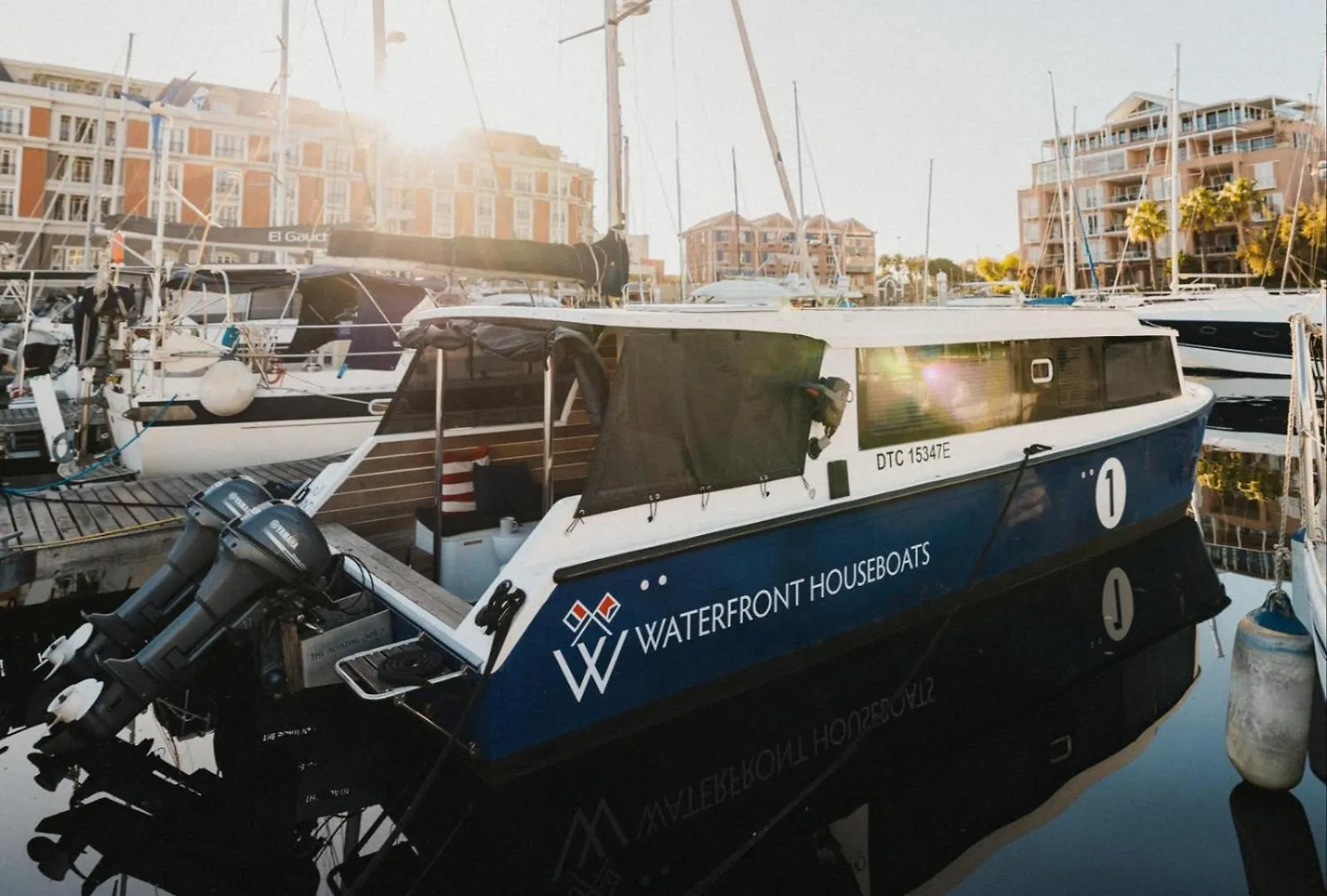 Waterfront Houseboat Otel Cape Town